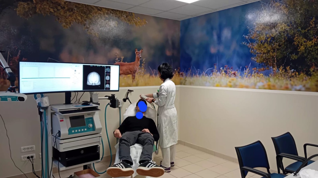 Cefalea cronica: l’Asl Novara sperimenta la stimolazione magnetica e la mindfulness