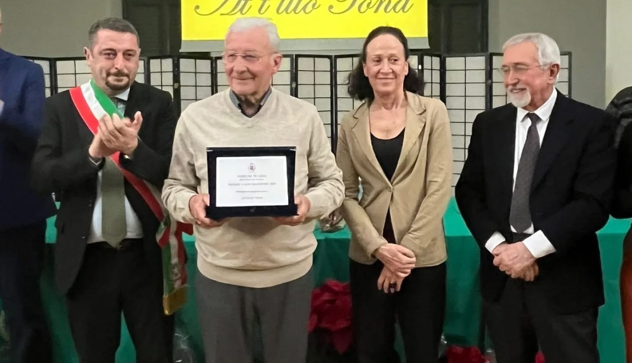 Il premio L’Ago Maggiore 2025 ad Attilio Tona