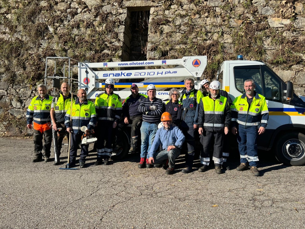 “Una pulizia così non la si vedeva da anni”: volontari al lavoro a Omegna