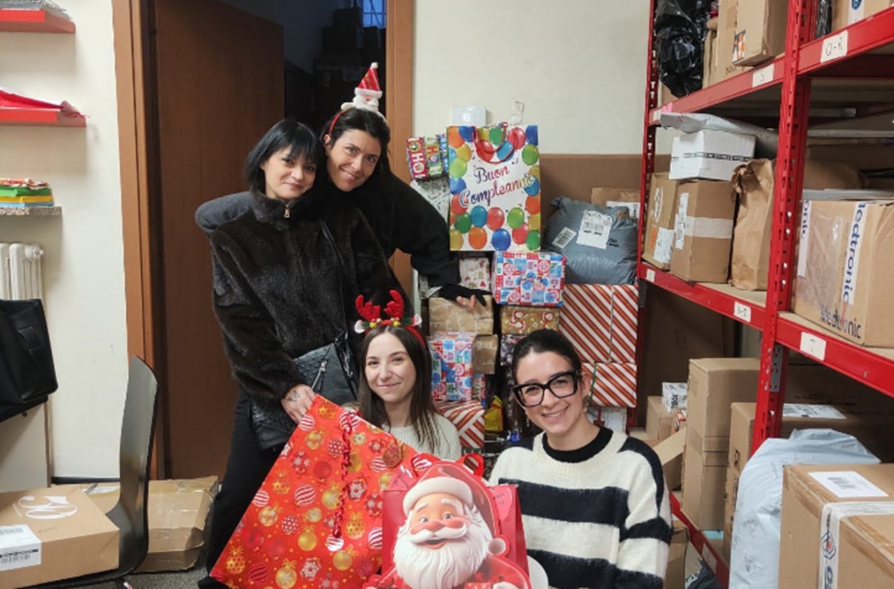 “Scatole di Natale”, a Novara la solidarietà che diventa un regalo concreto