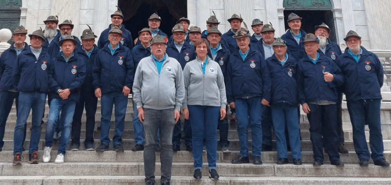 Il coro Ana Stella Alpina di Berzonno di Pogno festeggia 55 anni con un nuovo album