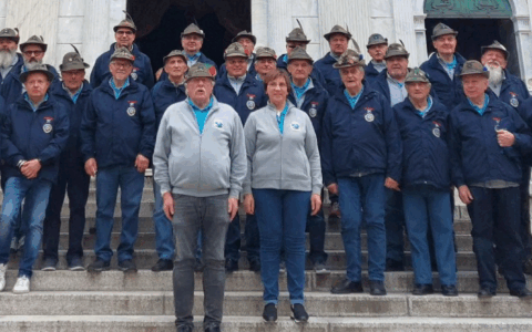 Il coro Ana Stella Alpina di Berzonno di Pogno festeggia 55 anni con un nuovo album