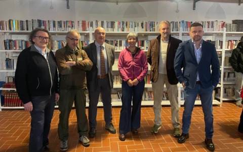 Conferenza sul lupo a Boca: grande successo di partecipazione