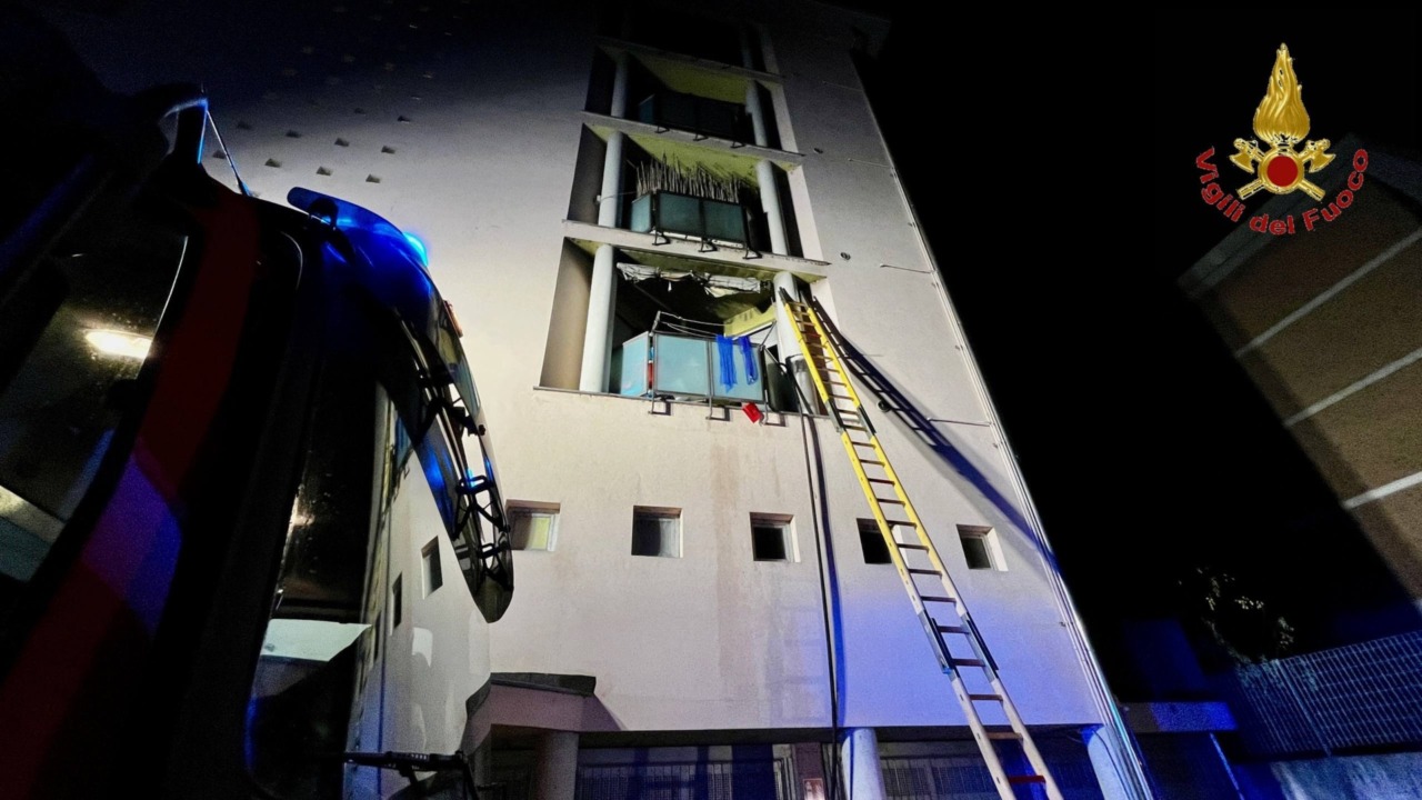 Appartamento in fiamme in via Casorati a Novara