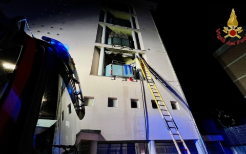 Appartamento in fiamme in via Casorati a Novara