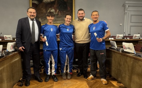Novara premia papà e figli campioni di kick boxing