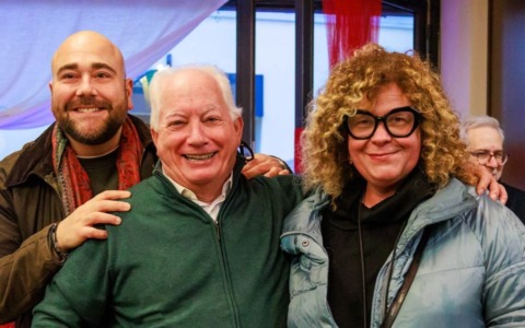 Dopo 53 anni chiude il barbiere di via Prina: Novara dice grazie a Tonino Biasco