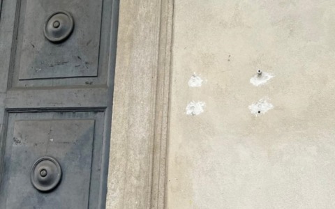 Vandali alla Barriera Albertina, danni e inciviltà alla sede del museo ExpoRisorgimento