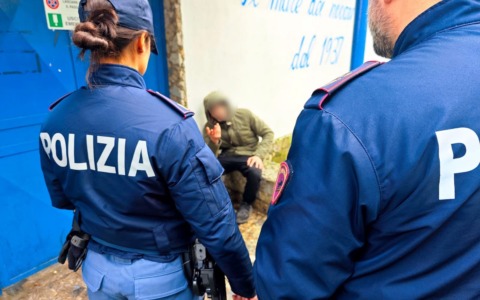 Prevenzione e controlli a Novara: espulso un egiziano irregolare trovato a bivaccare in via Solferino