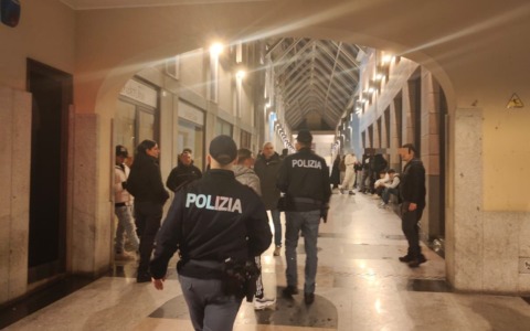 Sicurezza urbana a Novara la polizia ieri sera ha identificato 182 persone
