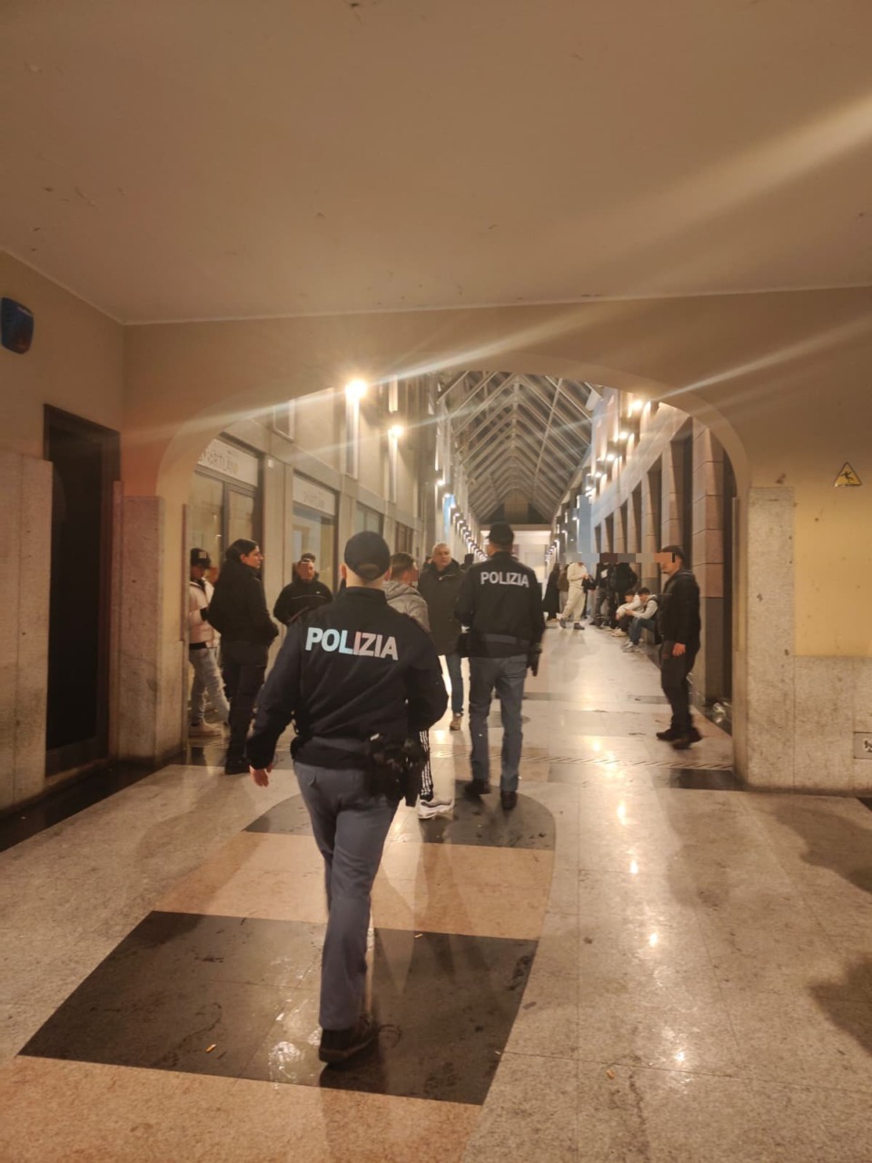 Sicurezza urbana a Novara la polizia ieri sera ha identificato 182 persone