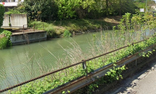 Pattuglia della Polizia Locale di Novara salva 75enne caduta in una canale