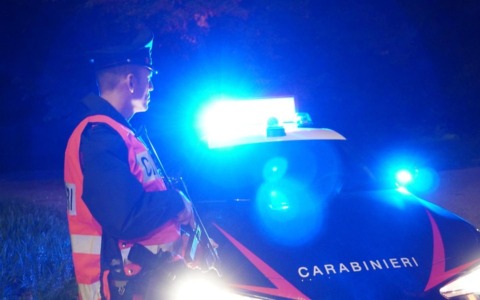 Folle corsa a 200km/h da Domodossola a Meina per sfuggire ai carabinieri: arrestato 52enne