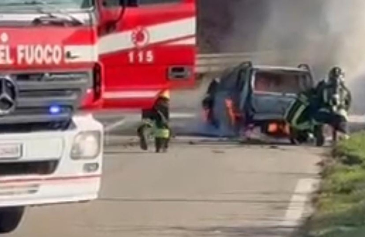 Incidente mortale a Romentino: scontro tra auto e furgoncino, un uomo perde la vita