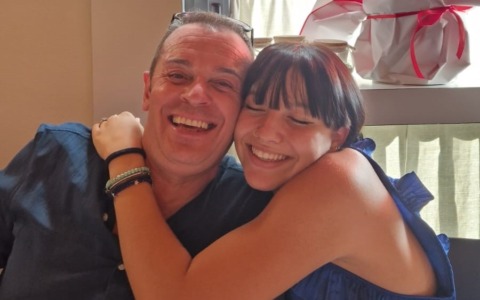 Borgomanero, si getta sotto il treno come la figlia