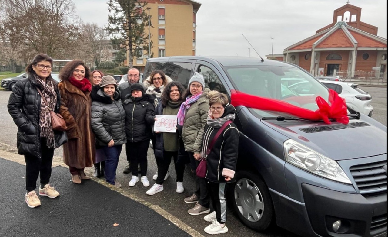 Nuovo pulmino per l’Associazione Down Novara: obiettivo raggiunto