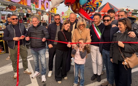 Arona, più 40.000 presenze per il luna park del Tredicino 2026