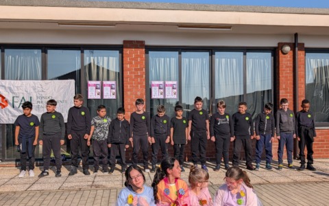 “Il seme e il volo”: bambini e persone con disabilità insieme in uno spettacolo partecipatissimo