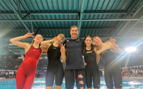 Pioggia di medaglie d’oro e podi per la Libertas Nuoto Novara ai Regionali
