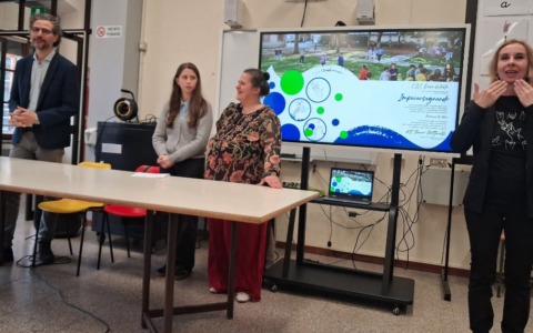 Alla scuola Bollini di Novara il progetto “Impararsegnando” per l’inclusione degli alunni sordi