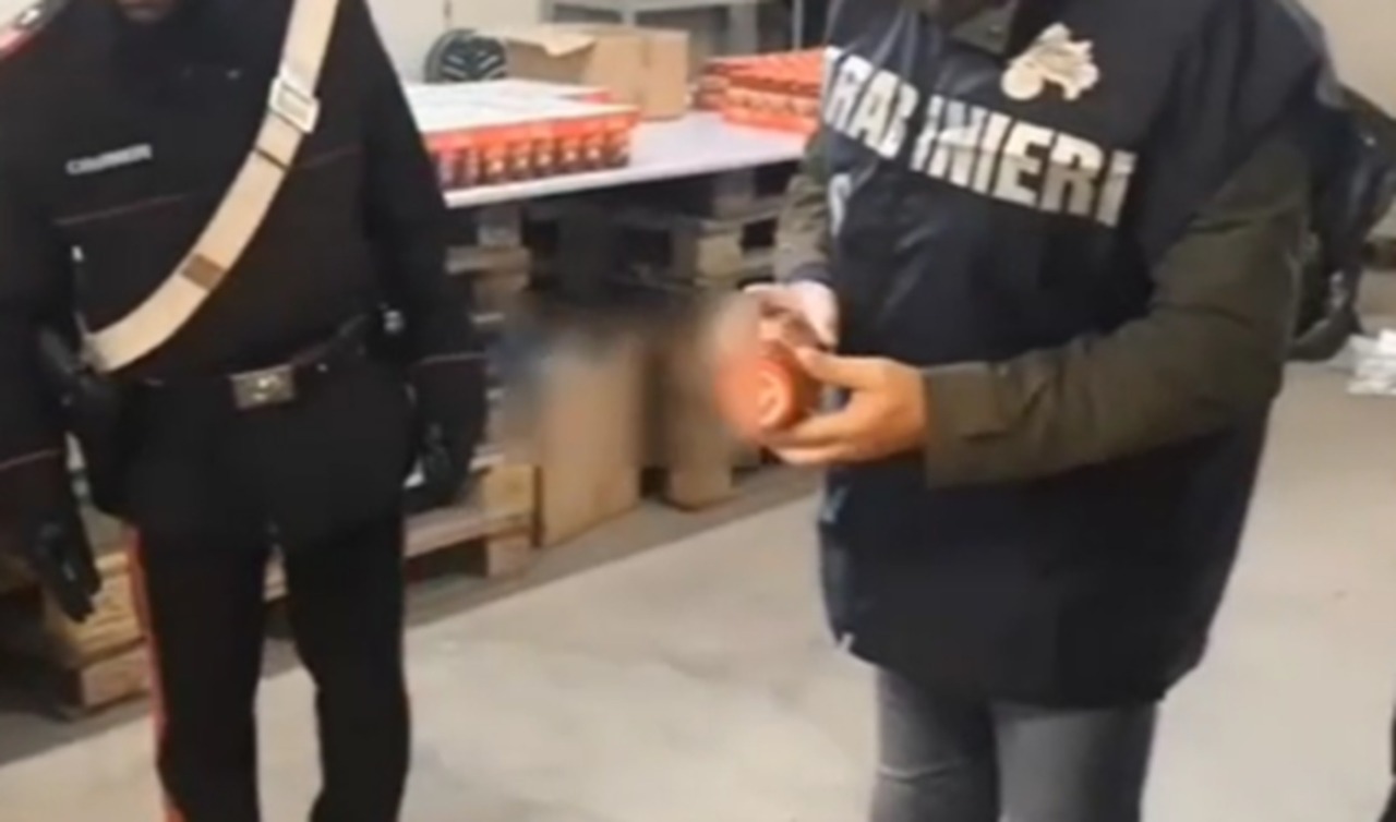 Bar e market nel mirino: 95 kg di alimenti sequestrati e multe per 5mila euro