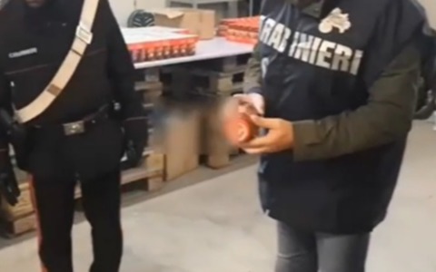 Bar e market nel mirino: 95 kg di alimenti sequestrati e multe per 5mila euro