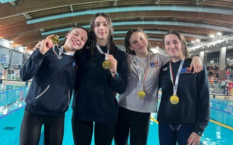 Emma Crepaldi con 3 ori e 3 argenti trascina la Libertas nuoto Novara ai Criteria nazionali giovanili di Riccione