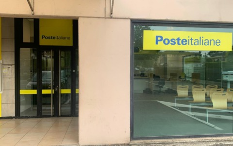 Castelletto Ticino, riapre l’ufficio postale di via Cambiasso con la versione “Polis”