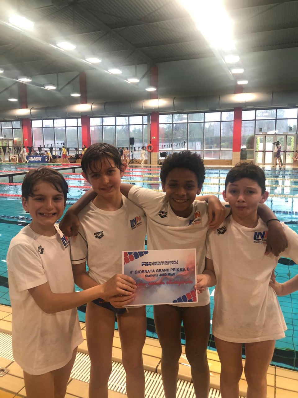 Libertas Nuoto Novara protagonista: cinque podi nel nuoto e “ondine” brillano agli Italiani di Ostia