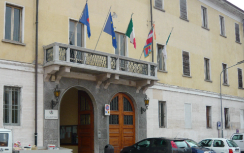 Arona punta sulle energie rinnovabili: nasce lo sportello per la Comunità energetica