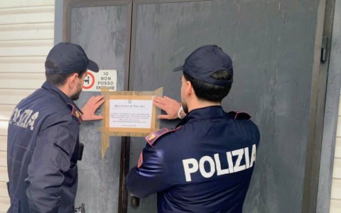 Novara, dopo la rissa in centro cinque giovani denunciati e un locale chiuso per 11 giorni