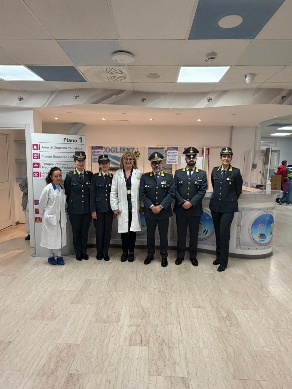 Novara, dalla Guardia di Finanza doni pasquali ai piccoli pazienti di Pediatria