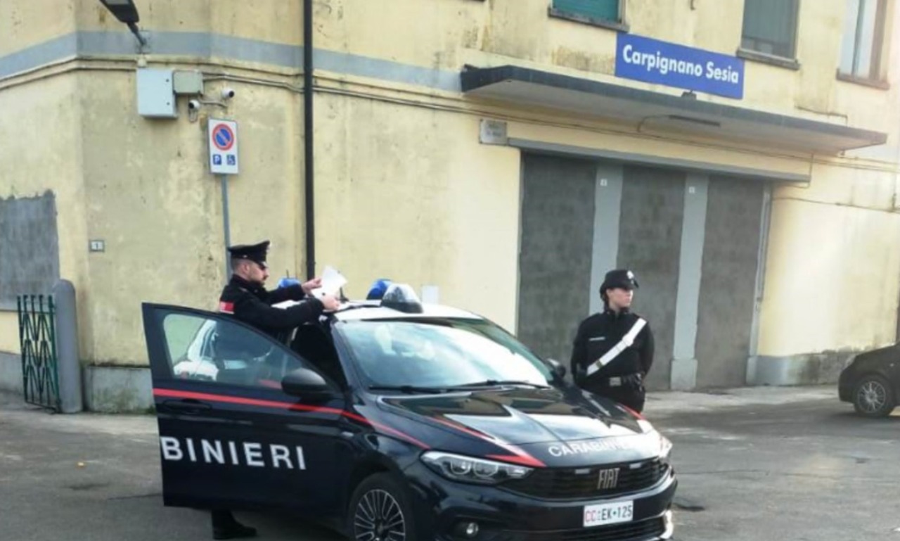 Sparatoria a Carpignano Sesia, proiettile finisce in una casa: indagano i carabinieri
