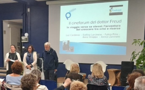 Gli psicologi a Novara lanciano il cineforum “Prendersi cura oltre la clinica”