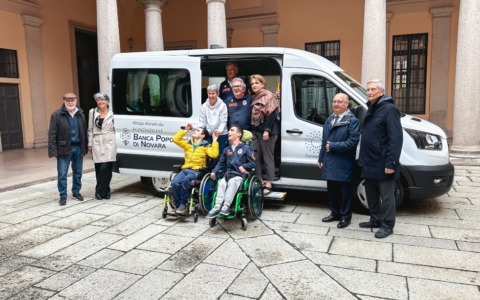 Novara, nuovo pulmino per i ragazzi di “Concentrici”: donato dalla Fondazione Bpn