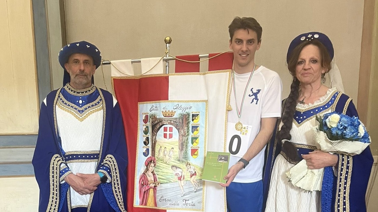 Oleggio, Corsa della Torta 2026: trionfano Portacompietra e Loreto, storica “prima” per le donne