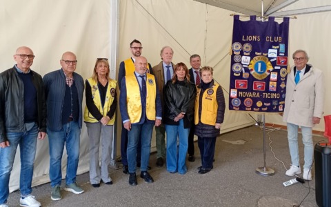 Novara, 250 smartphone riciclati diventano nuovi alberi: il progetto Lions–Assa cresce