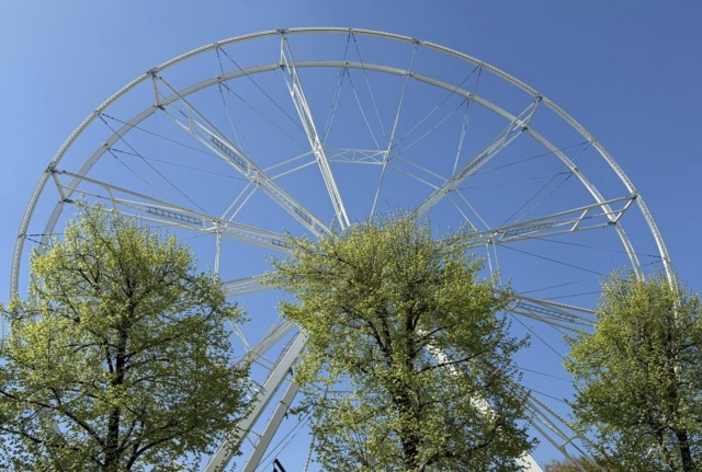 Ruota panoramica di Arona: concessione rinnovata per tre anni tra polemiche e critiche