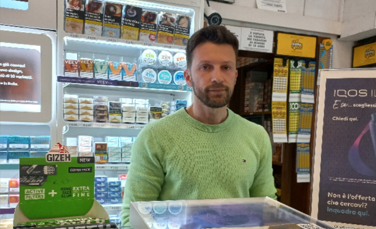 Rapina in tabaccheria a Novara: entra con una spranga e fugge col denaro