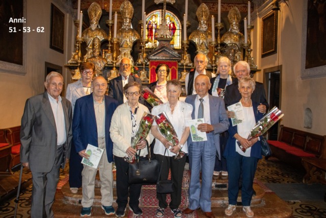 Legame che sfida il tempo: 24 coppie di sposi hanno festeggiato il proprio anniversario a Paruzzaro