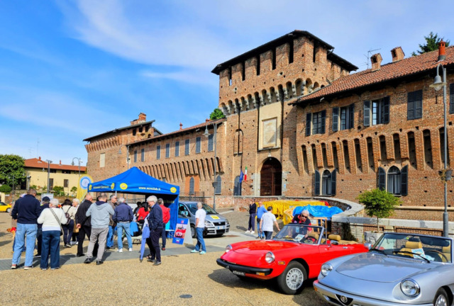 Galliate, successo per il Raduno Interclub 2026: 160 auto storiche protagoniste nel Novarese