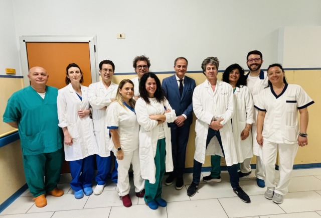 Arresto cardiaco improvviso al lavoro: giovane salvato a Novara grazie a un intervento d’emergenza