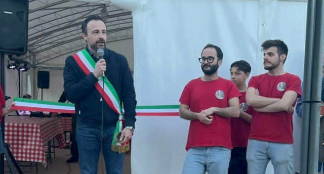 A Paruzzaro una nuova tensostruttura per le feste dopo i danni del maltempo nel 2020