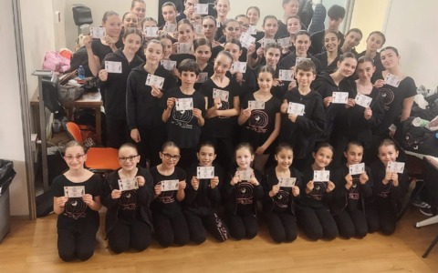 Applausi sul palco dell’Ariston per la scuola gatticese New Fly Dance