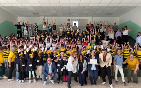 Novara, premiati gli studenti del “Fornara Ossola” con il progetto “Il Regno delle Api”