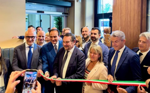 Novara, riapre il bar della stazione dopo otto anni di chiusura