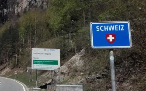 Incidente in Svizzera, chiuso il Passo del Sempione: stop al traffico internazionale