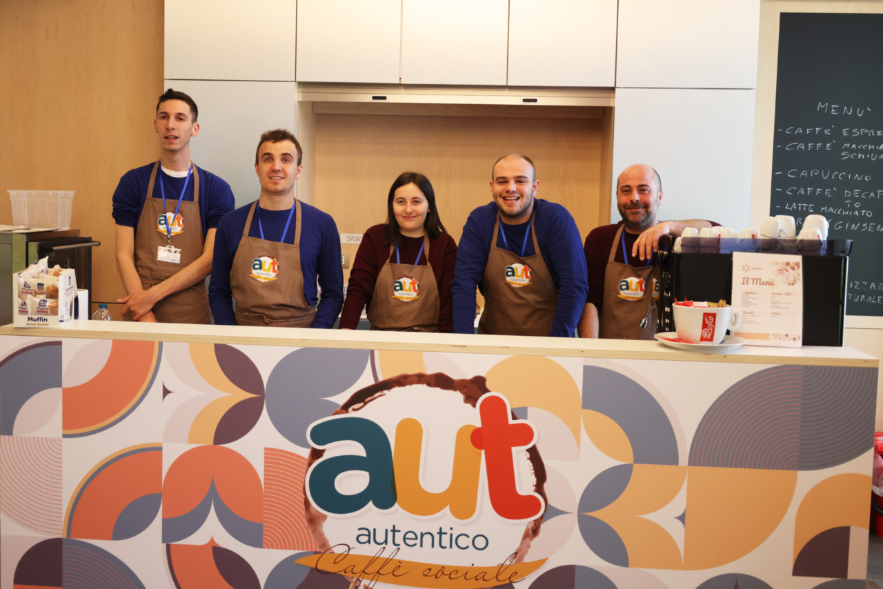 Novara, nasce “Caffè AUTentico”: il primo bar aziendale gestito da persone autistiche