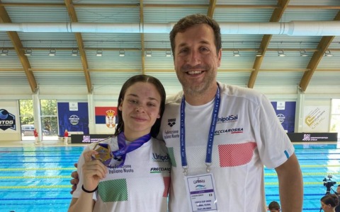 Libertas Nuoto Novara, Emma Crepaldi sul tetto d’Europa: tre ori e un argento in Serbia