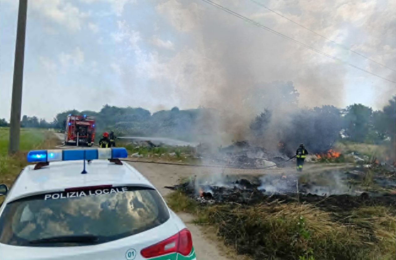 Incendio all’ex discoteca Marsina di Cerano